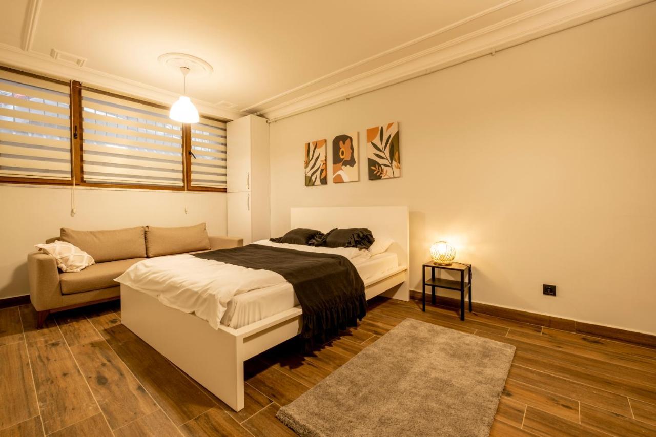 Ferienwohnung Spacious And Comfy 2Br In The Heart Of Cihangir Istanbul Exterior foto